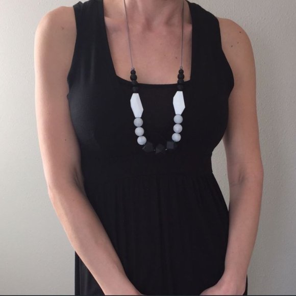Itybity 100% silicone Teething Necklace - Picture 1 of 7